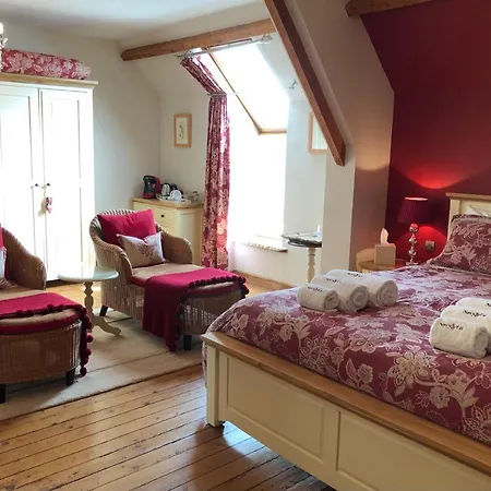 Navy & Co Houesville