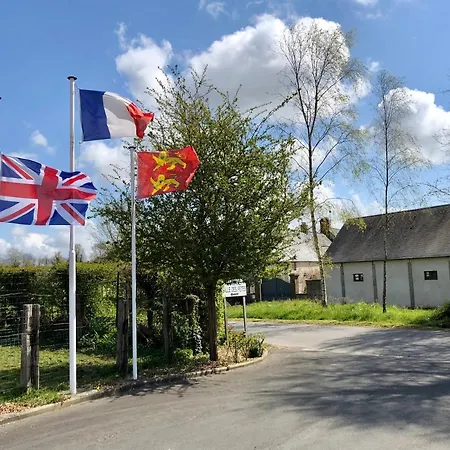 Navy & Co Houesville