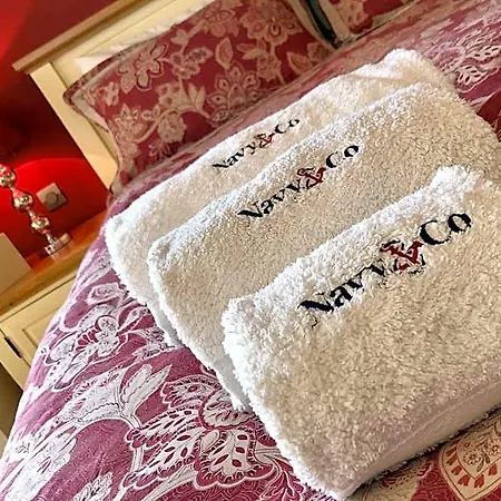 Navy & Co 4*