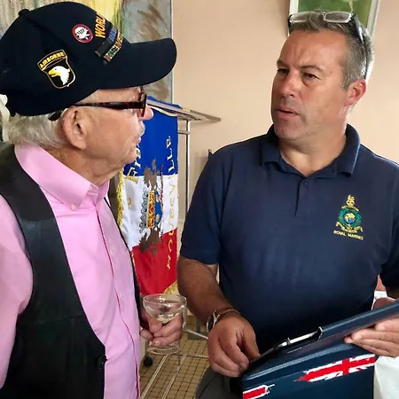 Navy & Co Frühstückspension Houesville