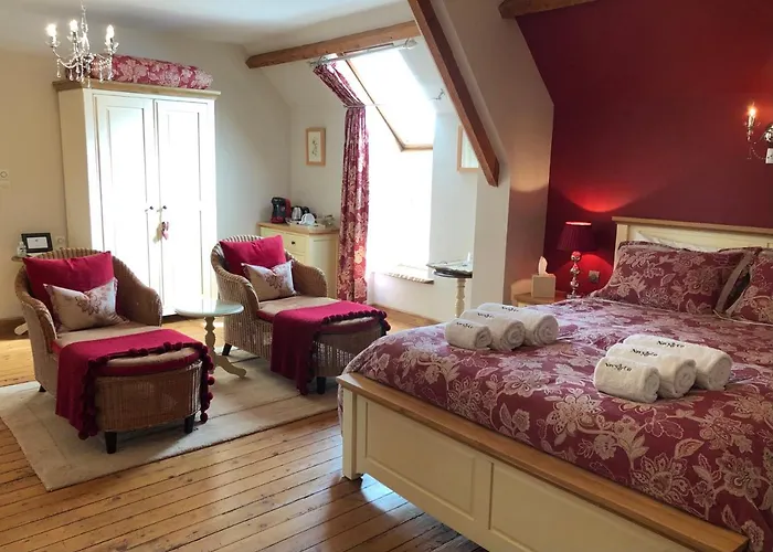 Navy & Co Houesville