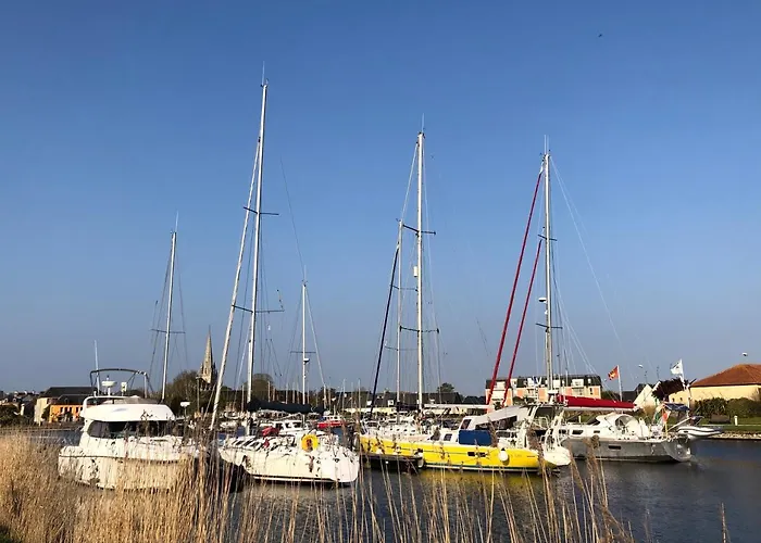 Navy & Co 4* Houesville