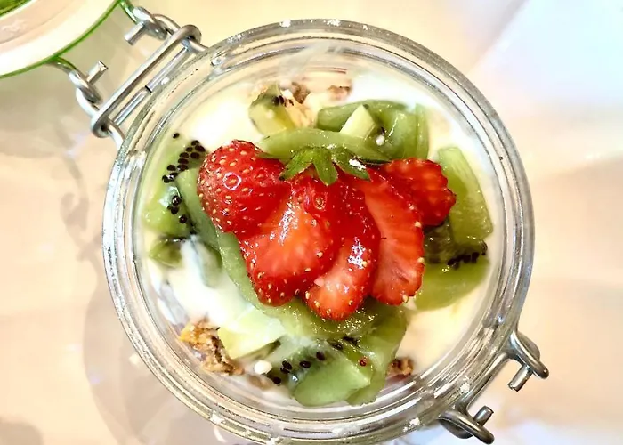 Navy & Co Bed & Breakfast Houesville