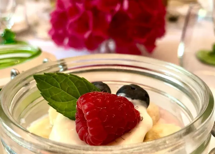 Navy & Co 4* Houesville