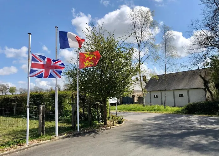 Navy & Co Houesville